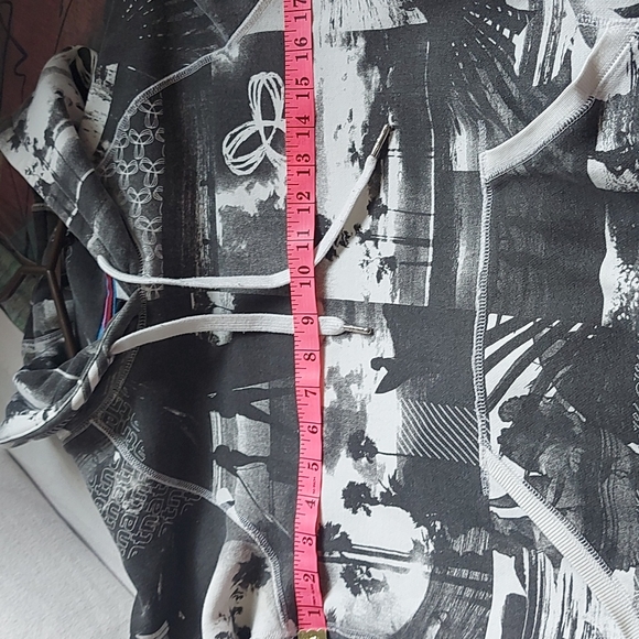 Aritzia TNA pullover hoodie. Size small. - Picture 6 of 7